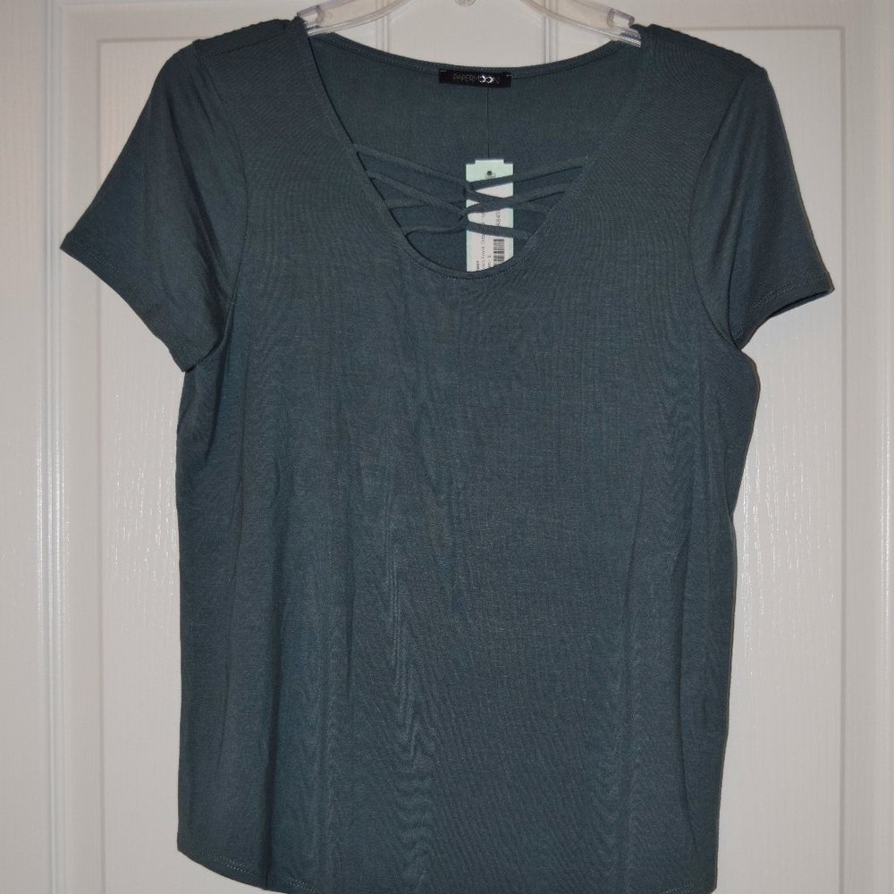 NWT Small Papermoon Kenia cross front top